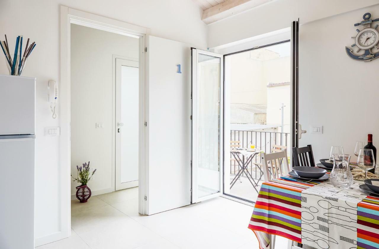 Casa Vacanze "Oceano Mare" Pozzallo Exterior photo
