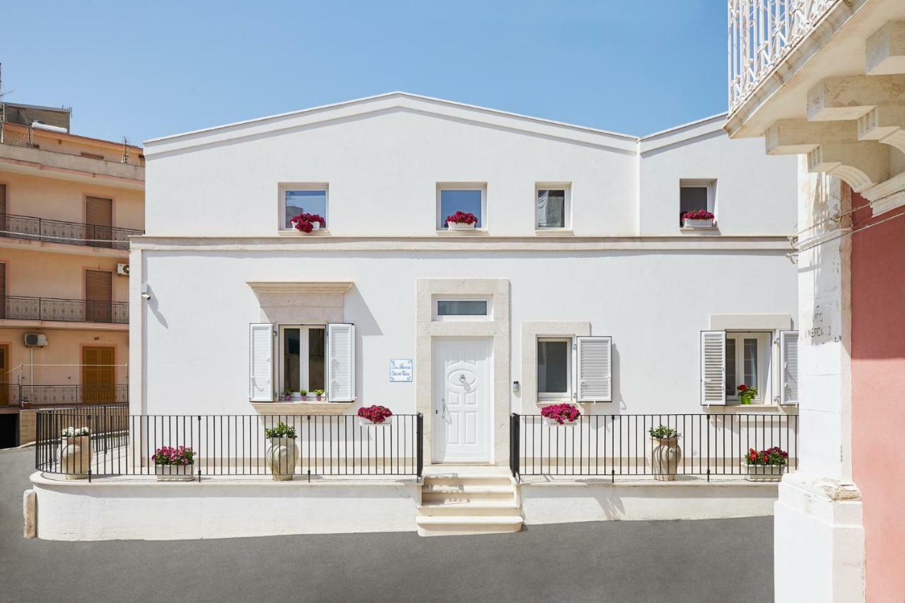 Casa Vacanze "Oceano Mare" Pozzallo Exterior photo
